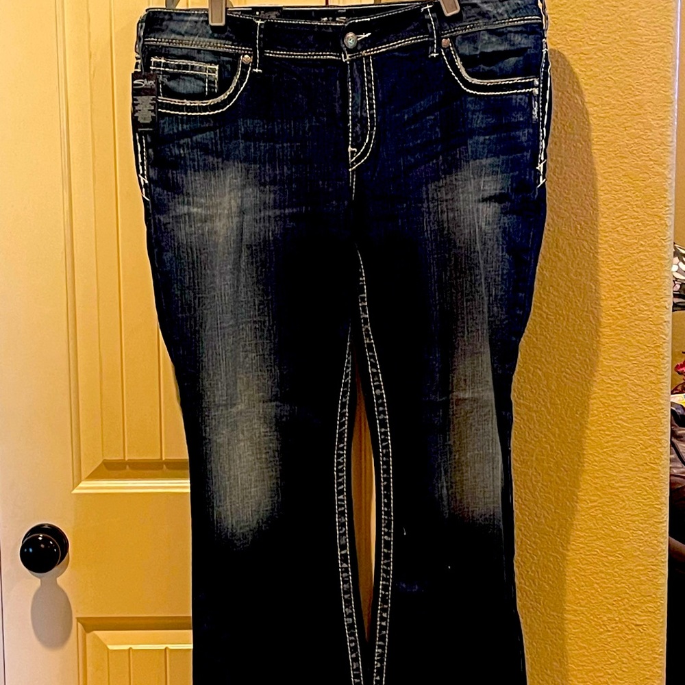 Dark denim silver jeans size 20x32💕♥️💕